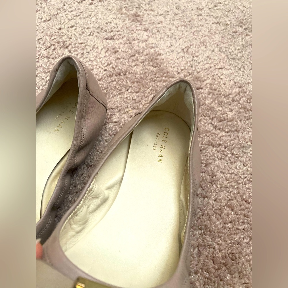 Cole Haan D43263 Women's Tali Bow Ballet
Flat Size 6B - Picture 2 of 5